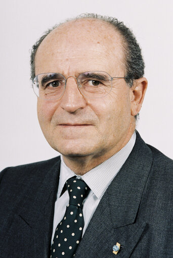 Foto 1: Portrait of MEP Abel MATUTES JUAN