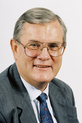 Снимка 18: Portrait of MEP The Lord John E TOMLINSON