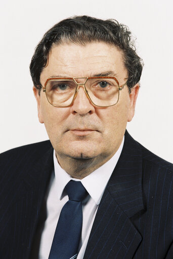 Portrait of MEP John HUME