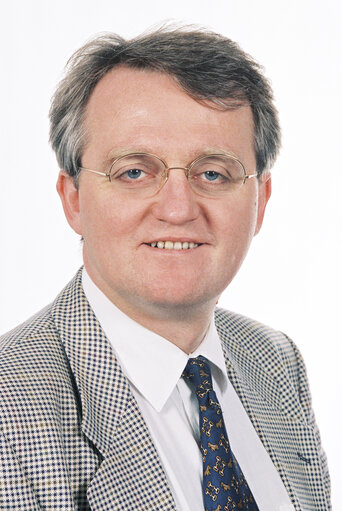 Foto 5: Portrait of MEP Rainer WIELAND