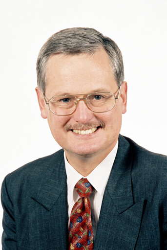 Fotografia 5: Portrait of Gary TITLEY MEP