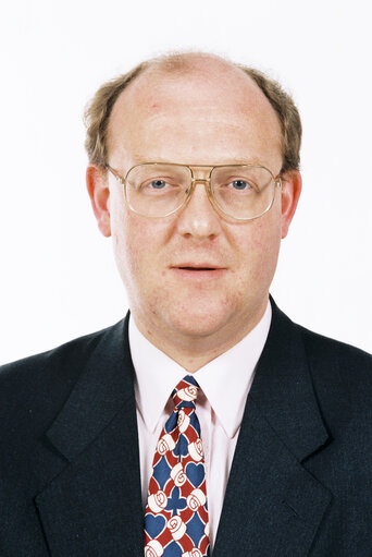 Valokuva 5: Portrait of David Robert BOWE MEP