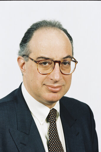 Снимка 9: Portrait of Yannos KRANIDIOTIS MEP