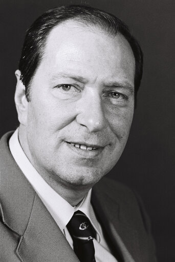 Portrait of MEP Francesco PETRONIO