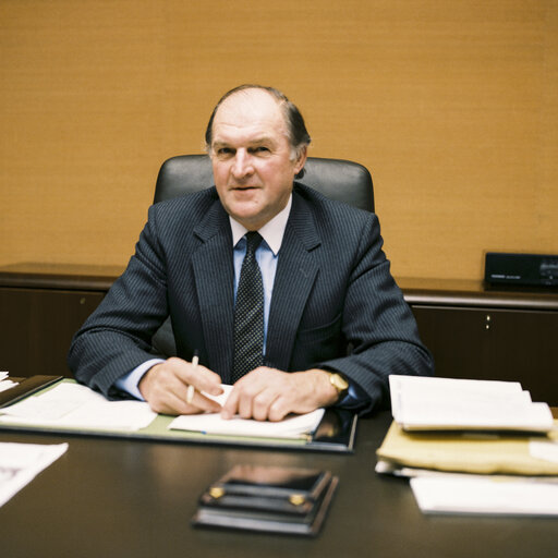 Fotografia 13: Portrait of MEP Lord Henri PLUMB