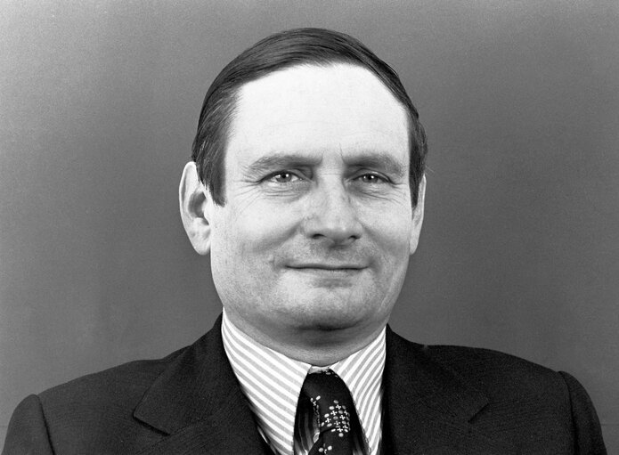 Foto 44: Portrait of the MEP Jean-Francois PINTAT.