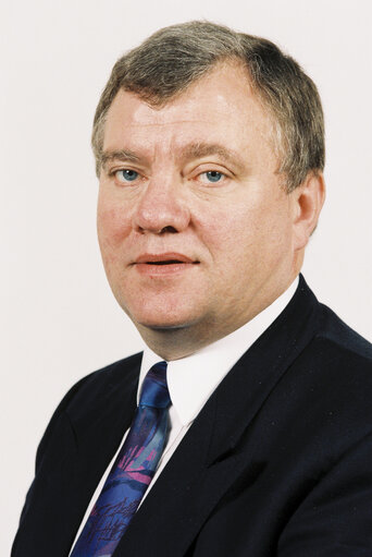 Fotografija 18: Portrait of MEP John Walls CUSHNAHAN