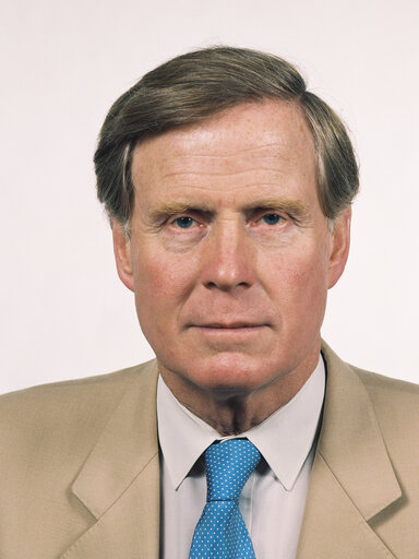 Photo 5 : Portrait of MEP Bryan M D CASSIDY