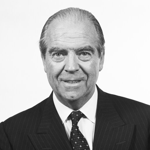 Fotogrāfija 17: Portrait of MEP Sir Jack STEWART CLARK