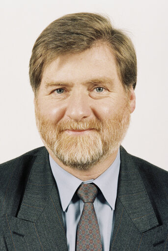 Fotografia 13: Portrait of MEP Michael J HINDLEY