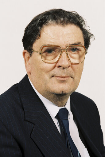 Portrait of MEP John HUME