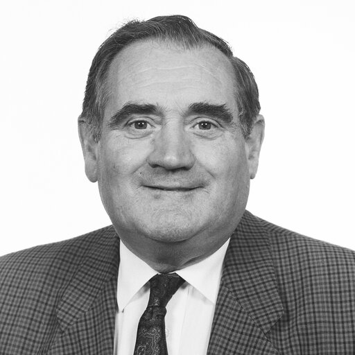 Portrait of MEP Gene FITZERALD