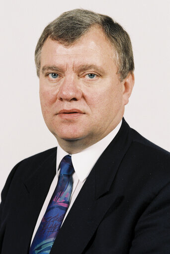 Fotografija 17: Portrait of MEP John Walls CUSHNAHAN