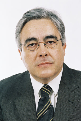 Portrait of MEP Luis MARINHO