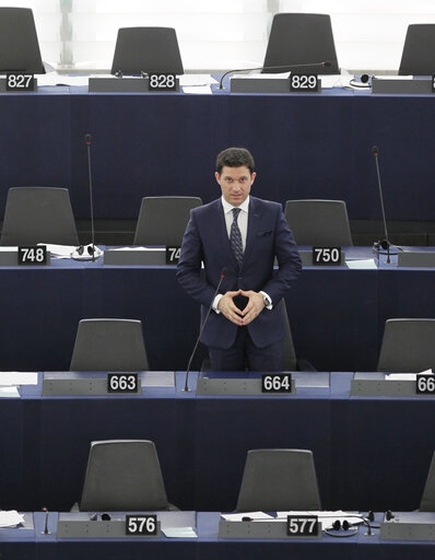 Nuotrauka 3: Petru Constantin LUHAN during plenary session week 16 2013 in Strasbourg