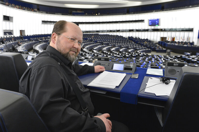 Foto 1: Mitro REPO in plenary session in Strasbourg Week 11 - 2013