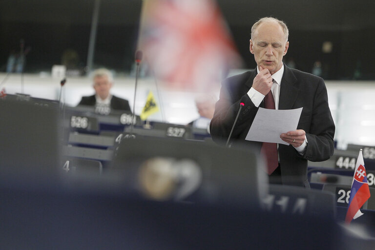 Valokuva 12: Plenary session week 16  2013 in Strasbourg - 2012 progress report on Serbia  Council and Commission statements