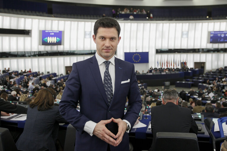 Nuotrauka 5: Petru Constantin LUHAN during plenary session week 16 2013 in Strasbourg