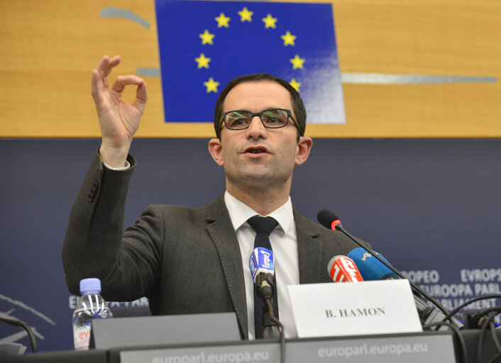 Press Conference, Benoit HAMON - French Minister responsible for consumers.