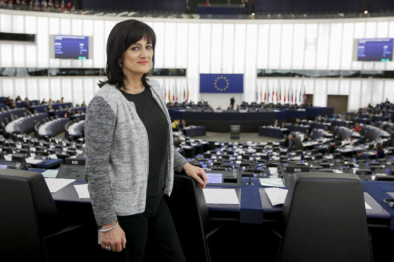 Valokuva 1: Michele STRIFFLER in the hemicycle in Strasbourg