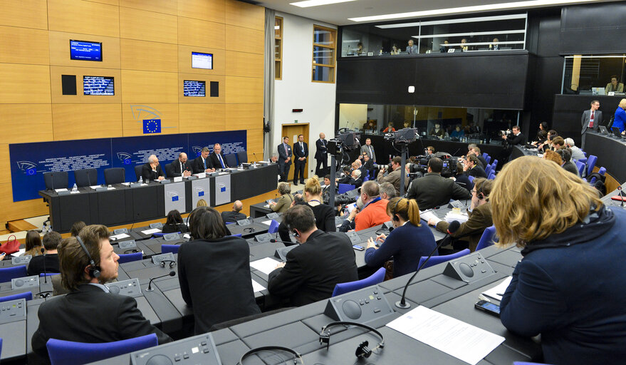 Fotografia 7: Official visit of the President of Israel to the European Parliament in Strasbourg - Press conference