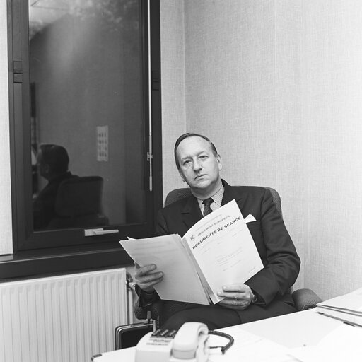 Fotagrafa 3: Portrait of MEP Luc Ch H BEYER DE RYKE