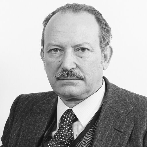 Valokuva 4: Portrait of MEP Mauro FERRI