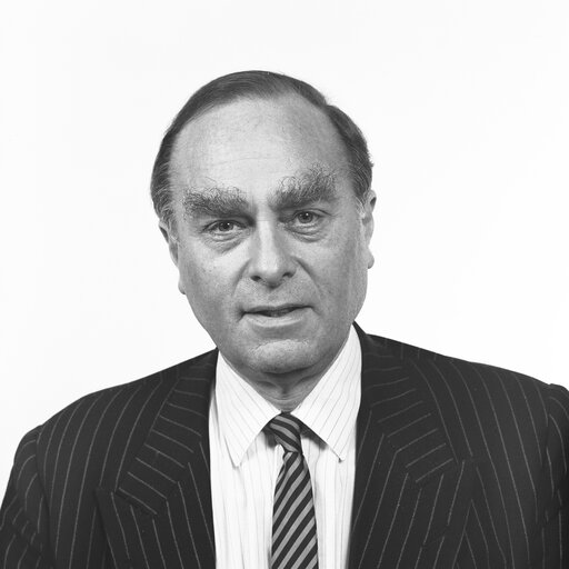 Φωτογραφία 1: Portrait of MEP Amedee TURNER