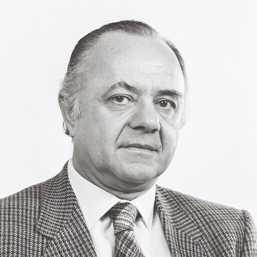 Foto 10: Portrait of MEP Georgios RAFTOPOULOS