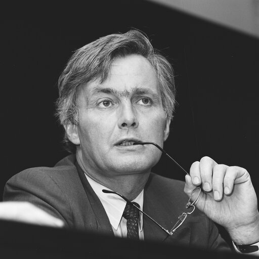 Portrait of MEP Piet DANKERT