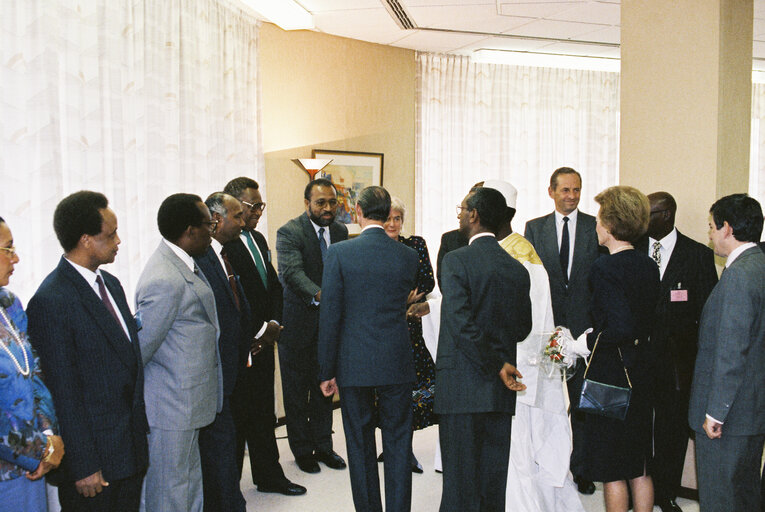 Foto 38: 11th session of the ACP-EEC Joint-Parliamentary Assembly (Assemblee paritaire) in Luxembourg from 24 to 28 September 1990