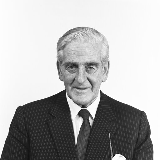 Photo 4 : Portrait of MEP James SCOTT HOPKINS