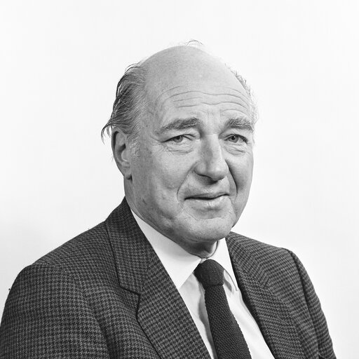 Portrait of MEP Gerd Ludwig LEMMER