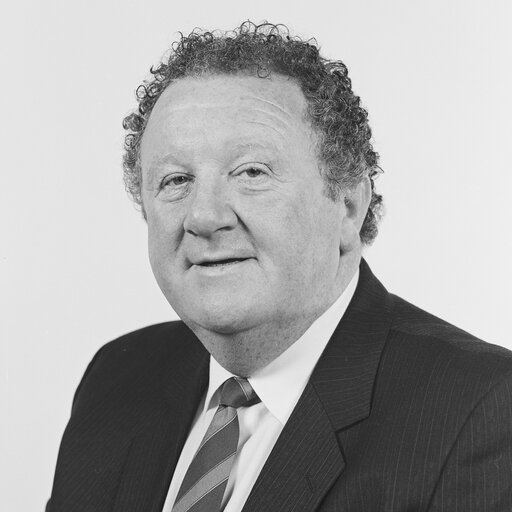 Portrait of MEP Mark KILLILEA