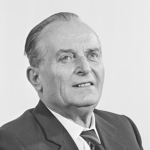 Portrait of MEP Luigi MACARIO