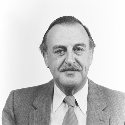 Zdjęcie 1: Portrait of MEP Aart GEURTSEN