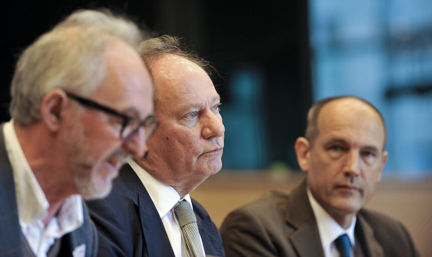 Foto 50: Press Conference : Only a fair EU has a future : three decades of discrimination in Italian universities.