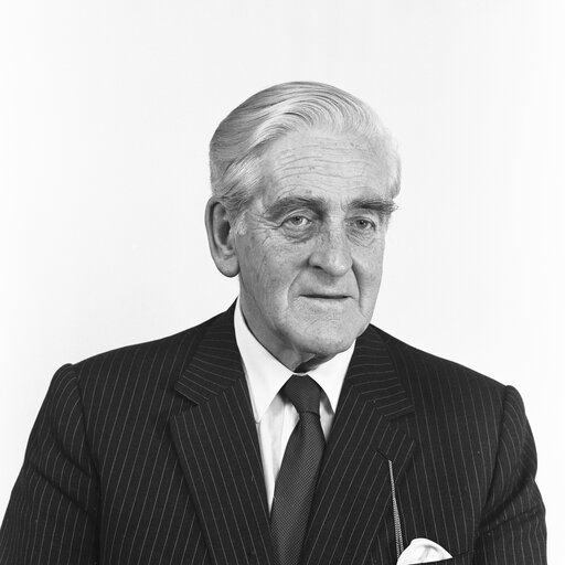 Photo 5: Portrait of MEP James SCOTT HOPKINS