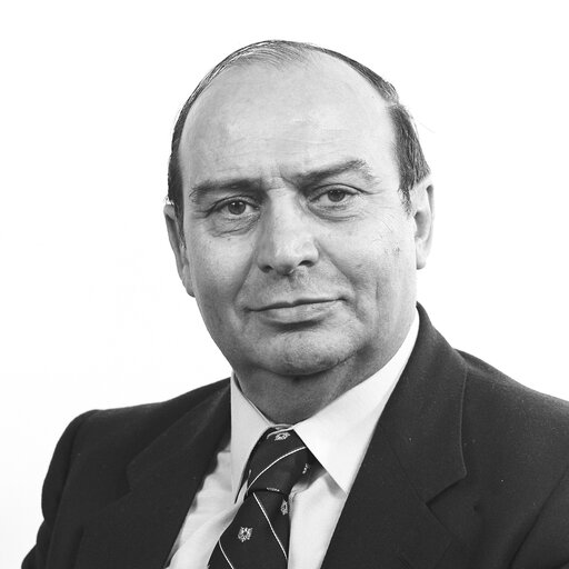 Valokuva 1: Portrait of MEP Antonino BUTTAFUOCO