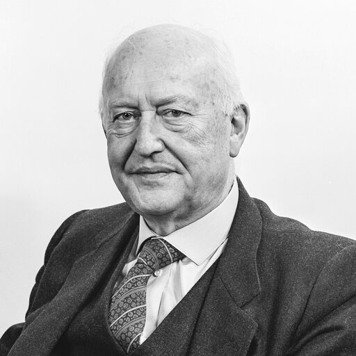 Suriet 8: Portrait of MEP Pierre PFLIMLIN