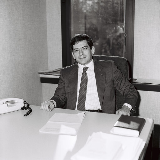 Fotagrafa 2: Portrait of MEP Enrique BARON CRESPO