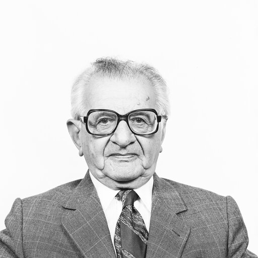 Zdjęcie 11: Portrait of Nikolaos GAZIS MEP