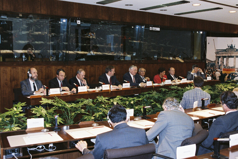 Foto 10: EPP group meeting in Luxembourg - Designation of Egon KLEPSCH as the party's candidate for the next presidency of the EP