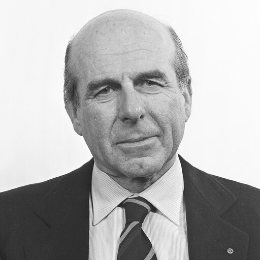 Portrait of MEP Giovanni GIAVAZZI