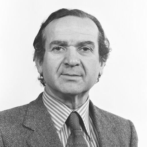 Fotogrāfija 14: Portrait of MEP Vincenzo GIUMMARRA