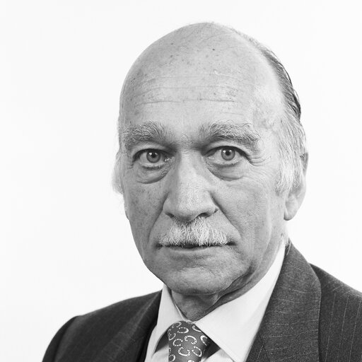 Fotografie 8: Portrait of MEP Giorgio ALMIRANTE