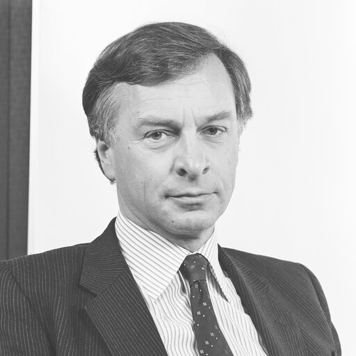 Zdjęcie 2: Portrait of MEP Adam FERGUSSON