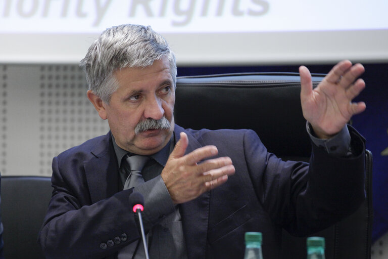 Fotografi 47: Intergroup on Traditional Minorities, National Communities and Languages