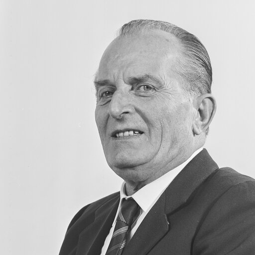 Portrait of MEP Luigi MACARIO