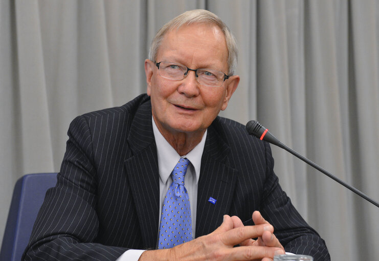 Fotografi 37: Intergroup : Ways if Saint James